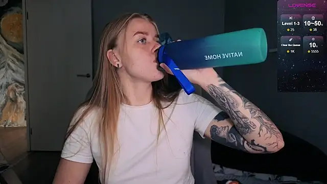 Snapshot of candy_maggie chatting on 09-16-25, 07:42 candy maggie online show from 09-16-25, 07:42