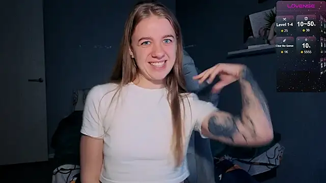 Snapshot of candy_maggie chatting on 10-27-25, 05:39 candy maggie online show from 10-27-25, 05:39