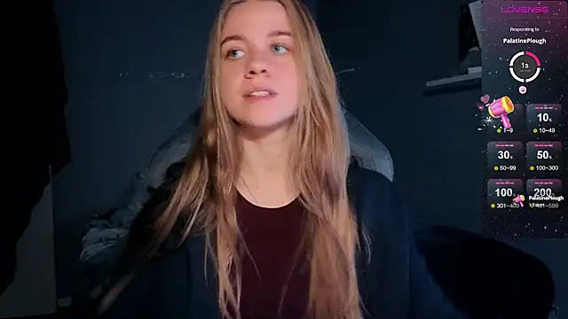 Snapshot of candy_maggie chatting on 11-01-25, 06:54 candy maggie online show from 11-01-25, 06:54