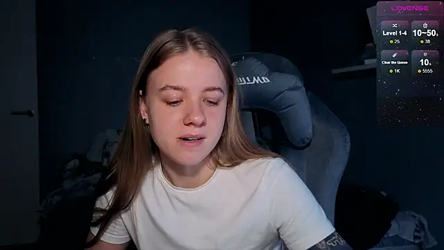 Snapshot of candy_maggie chatting on 11-12-25, 04:07 candy maggie online show from 11-12-25, 04:07