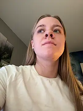 Snapshot of candy_maggie chatting on 11-19-25, 07:52 candy maggie online show from 11-19-25, 07:52