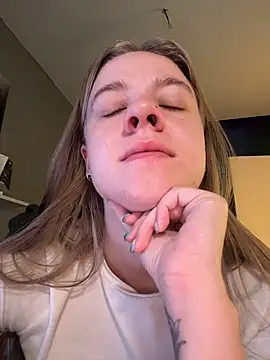 Snapshot of candy_maggie chatting on 11-24-25, 05:40 candy maggie online show from 11-24-25, 05:40