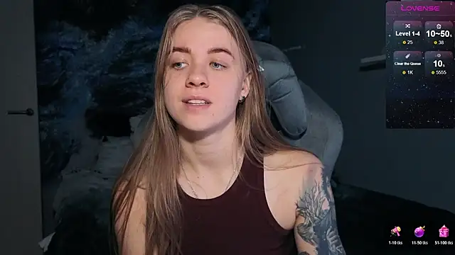 Snapshot of candy_maggie chatting on 11-29-25, 06:11 candy maggie online show from 11-29-25, 06:11