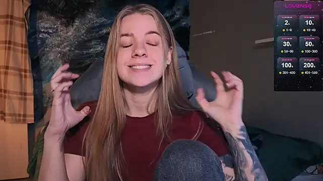 Snapshot of candy_maggie chatting on 12-01-25, 01:16 candy maggie online show from 12-01-25, 01:16