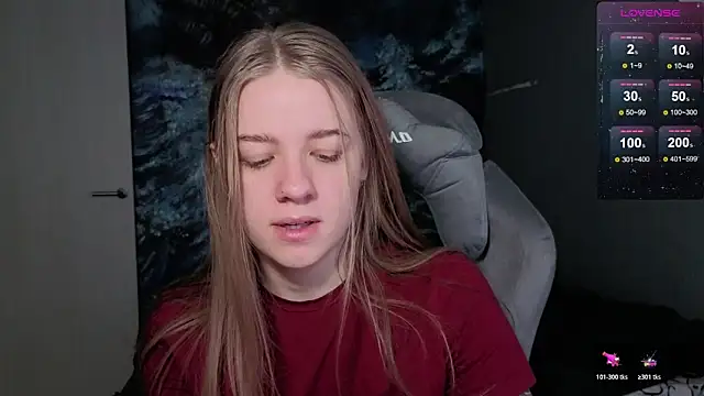 Snapshot of candy_maggie chatting on 12-23-25, 09:40 candy maggie online show from 12-23-25, 09:40