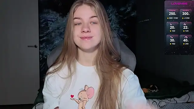 Snapshot of candy_maggie chatting on 01-05-26, 06:33 candy maggie online show from 01-05-26, 06:33