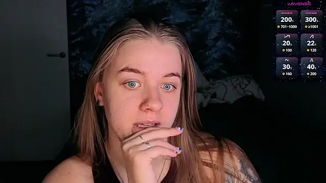 Snapshot of candy_maggie chatting on 02-04-26, 01:28 candy maggie online show from 02-04-26, 01:28