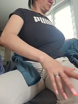 KristenVega online show from 04-29-26, 01:48