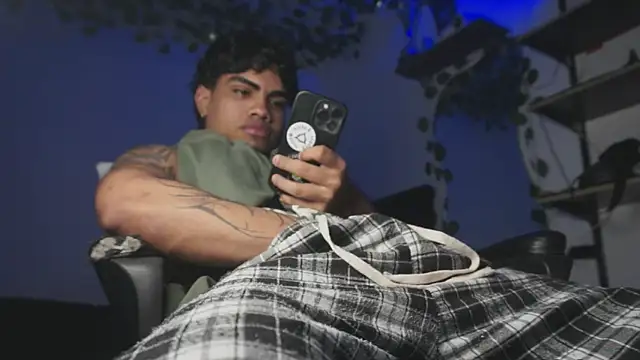 Young laroi online show from 04-24-26, 05:43