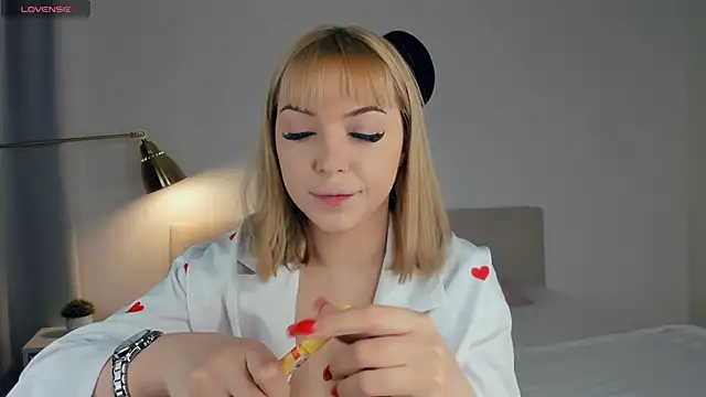 KateDolphin online show from 01-17-25, 05:41