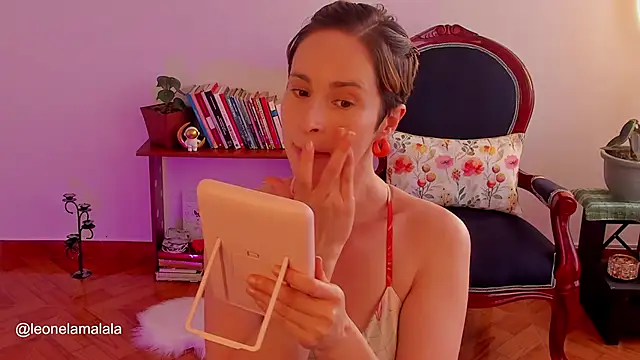 Snapshot of cuddlingbunny chatting on 03-22-25, 09:10 cuddlingbunny online show from 03-22-25, 09:10