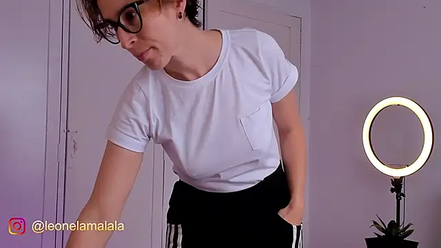 Snapshot of cuddlingbunny chatting on 11-03-25, 02:18 cuddlingbunny online show from 11-03-25, 02:18