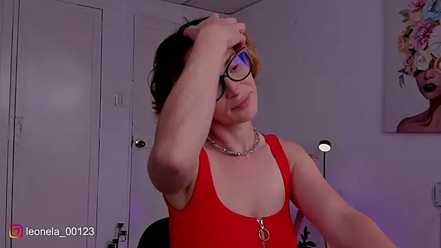 Snapshot of cuddlingbunny chatting on 02-15-26, 06:04 cuddlingbunny online show from 02-15-26, 06:04