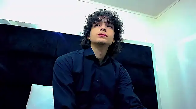 Sr BonnyEthan online show from 01-22-25, 01:32