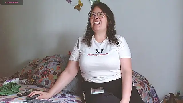 Snapshot of honeyhot_paty chatting on 01-04-25, 08:59 honeyhot paty online show from 01-04-25, 08:59