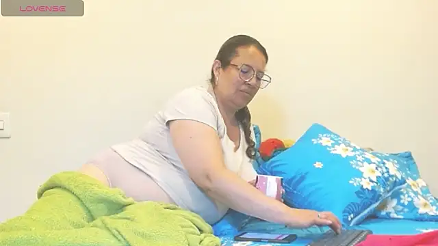 honeyhot paty online show from 06-17-26, 11:56