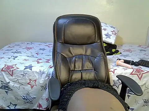 Snapshot of QueenJelly_Sexy chatting on 12-16-25, 08:47 QueenJelly Sexy online show from 12-16-25, 08:47