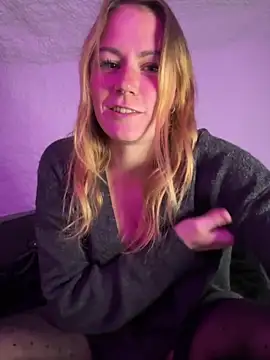 selenaluvv online show from 02-10-26, 04:00