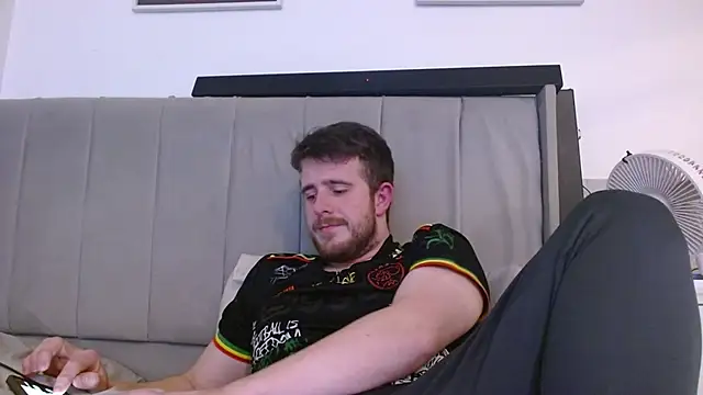 Snapshot of maxy49 chatting on 11-14-25, 08:51 maxy49 online show from 11-14-25, 08:51