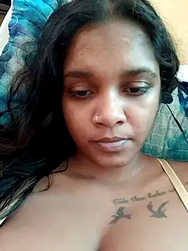 Indianqueen03 online show from 06-17-26, 11:01
