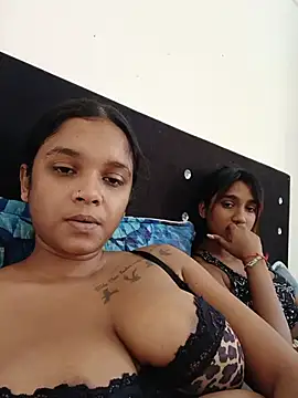 Indianqueen03 online show from 07-07-26, 10:52
