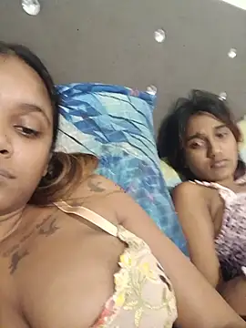 Indianqueen03 online show from 07-10-26, 11:18