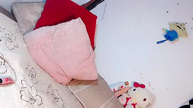 Snapshot of ChanellCastilla chatting on 02-15-26, 08:02 ChanellCastilla online show from 02-15-26, 08:02