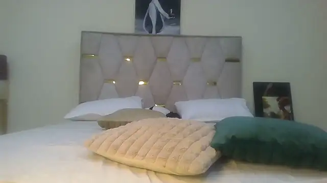 Snapshot of Fine_assie chatting on 02-07-25, 01:25 Fine assie online show from 02-07-25, 01:25