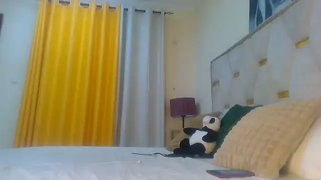 Snapshot of Fine_assie chatting on 02-11-25, 10:50 Fine assie online show from 02-11-25, 10:50