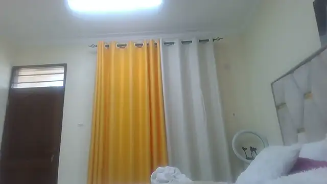Snapshot of Fine_assie chatting on 02-26-25, 02:57 Fine assie online show from 02-26-25, 02:57