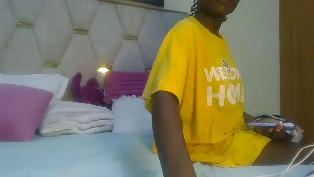 Snapshot of Fine_assie chatting on 03-17-25, 01:03 Fine assie online show from 03-17-25, 01:03