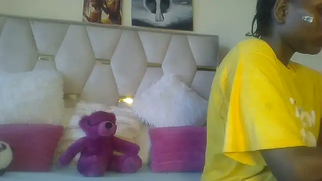 Snapshot of Fine_assie chatting on 03-17-25, 02:23 Fine assie online show from 03-17-25, 02:23