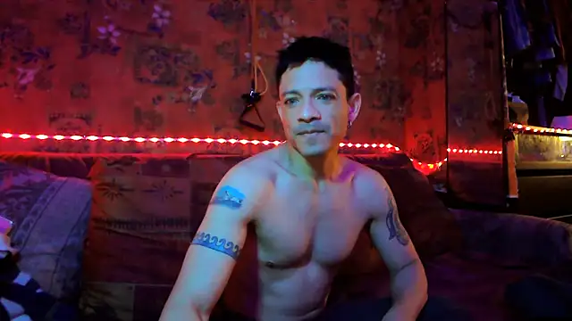 Snapshot of Tony_Torrente chatting on 12-31-24, 12:43 Tony Torrente online show from 12-31-24, 12:43