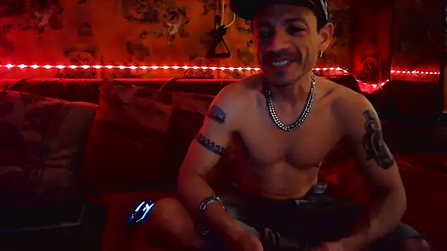 Snapshot of Tony_Torrente chatting on 01-04-25, 05:27 Tony Torrente online show from 01-04-25, 05:27