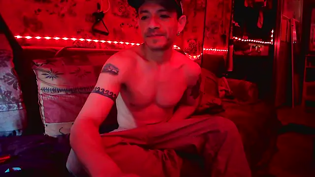 Snapshot of Tony_Torrente chatting on 01-06-25, 08:28 Tony Torrente online show from 01-06-25, 08:28