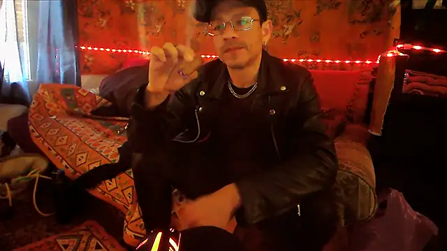 Snapshot of Tony_Torrente chatting on 02-19-25, 02:23 Tony Torrente online show from 02-19-25, 02:23