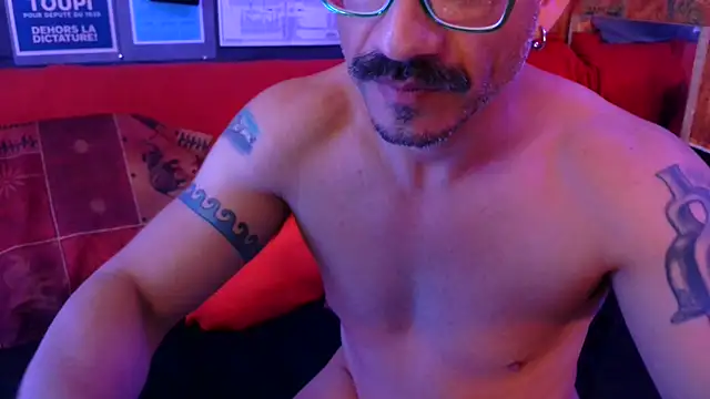 Snapshot of Tony_Torrente chatting on 01-18-26, 03:05 Tony Torrente online show from 01-18-26, 03:05