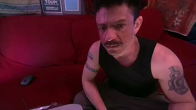 Snapshot of Tony_Torrente chatting on 03-18-26, 08:23 Tony Torrente online show from 03-18-26, 08:23