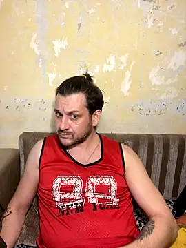 Snapshot of MaeltraJoy chatting on 12-21-25, 05:31 MaeltraJoy online show from 12-21-25, 05:31