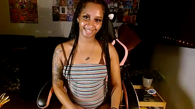 Snapshot of Your_Paris chatting on 02-27-25, 04:41 Your Paris online show from 02-27-25, 04:41