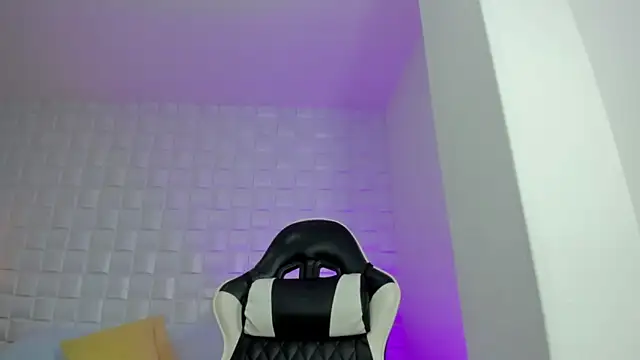 iris torrez  online show from 04-20-26, 12:41