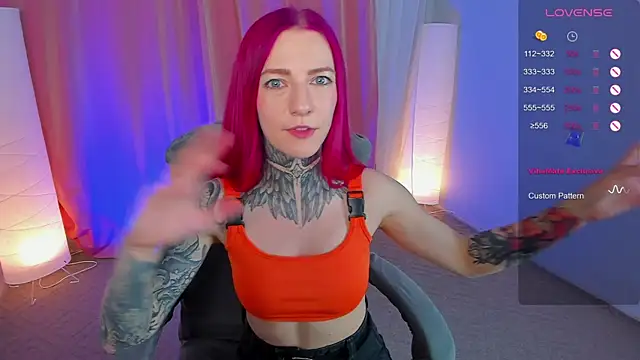 Snapshot of Roxy_____ chatting on 01-17-25, 08:44 Roxy online show from 01-17-25, 08:44