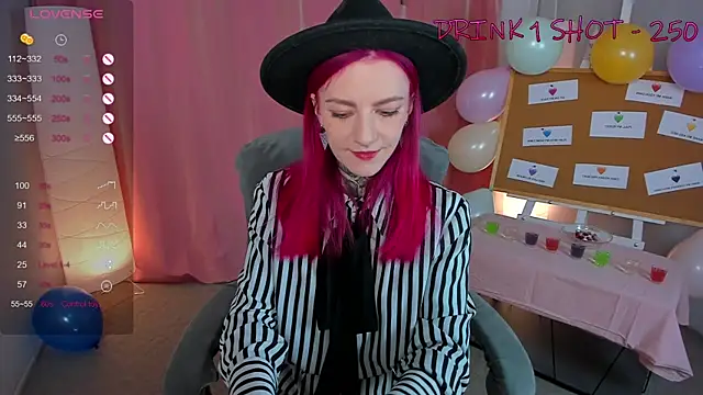 Snapshot of Roxy_____ chatting on 02-07-25, 08:31 Roxy online show from 02-07-25, 08:31