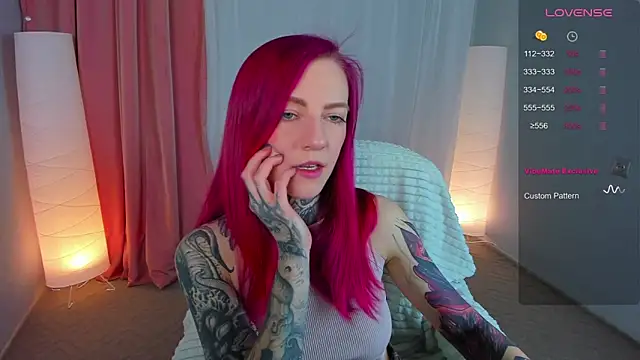 Snapshot of Roxy_____ chatting on 03-16-25, 05:28 Roxy online show from 03-16-25, 05:28