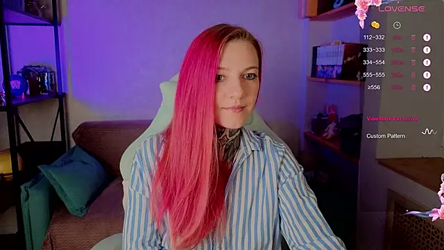 Snapshot of Roxy_____ chatting on 10-25-25, 08:58 Roxy online show from 10-25-25, 08:58