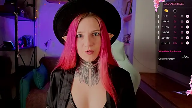 Snapshot of Roxy_____ chatting on 11-02-25, 09:39 Roxy online show from 11-02-25, 09:39