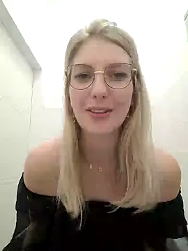 Snapshot of Amitiel_Angel chatting on 01-04-25, 08:16 Amitiel Angel online show from 01-04-25, 08:16