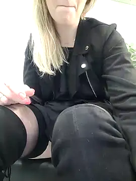 Snapshot of Amitiel_Angel chatting on 01-12-25, 04:08 Amitiel Angel online show from 01-12-25, 04:08