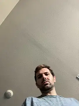 Snapshot of HungJeff6969 chatting on 10-22-25, 04:51 HungJeff6969 online show from 10-22-25, 04:51