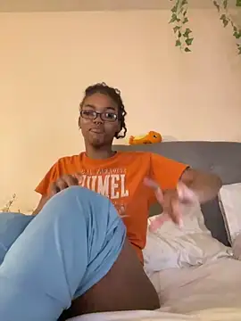 Snapshot of magicalc00ch chatting on 02-12-25, 12:12 magicalc00ch online show from 02-12-25, 12:12